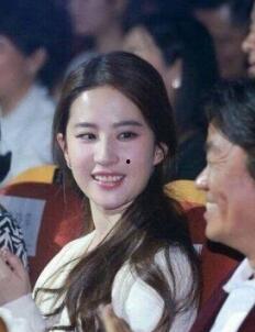 刘亦菲爆料王宝强视频,背后真相令人震惊