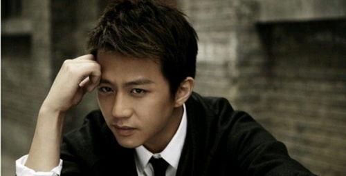 邓超综艺爆料抽烟视频,引发网友热议