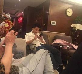 杨幂爆料爸爸是谁视频,爸爸身份曝光，背后故事令人动容