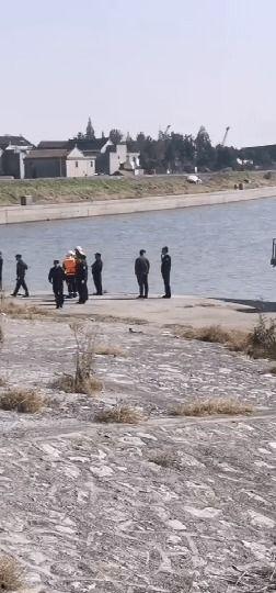 爆料如皋钓鱼视频,揭秘当地渔民的悠闲生活 第3张 爆料如皋钓鱼视频,揭秘当地渔民的悠闲生活 第3张