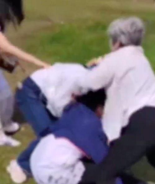 江西老太太爆料视频大全,揭秘生活百态,引发社会热议 第2张 江西老太太爆料视频大全,揭秘生活百态,引发社会热议 第2张