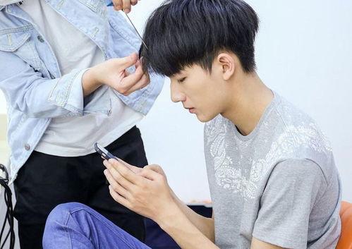 李宏毅最新爆料视频播放,娱乐圈幕后真相大曝光！  第3张